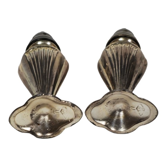 Vtg BM Company Silver Plated Salt & Pepper Shakers 4.25" Classic Tabletop Decor - Picture 4 of 12